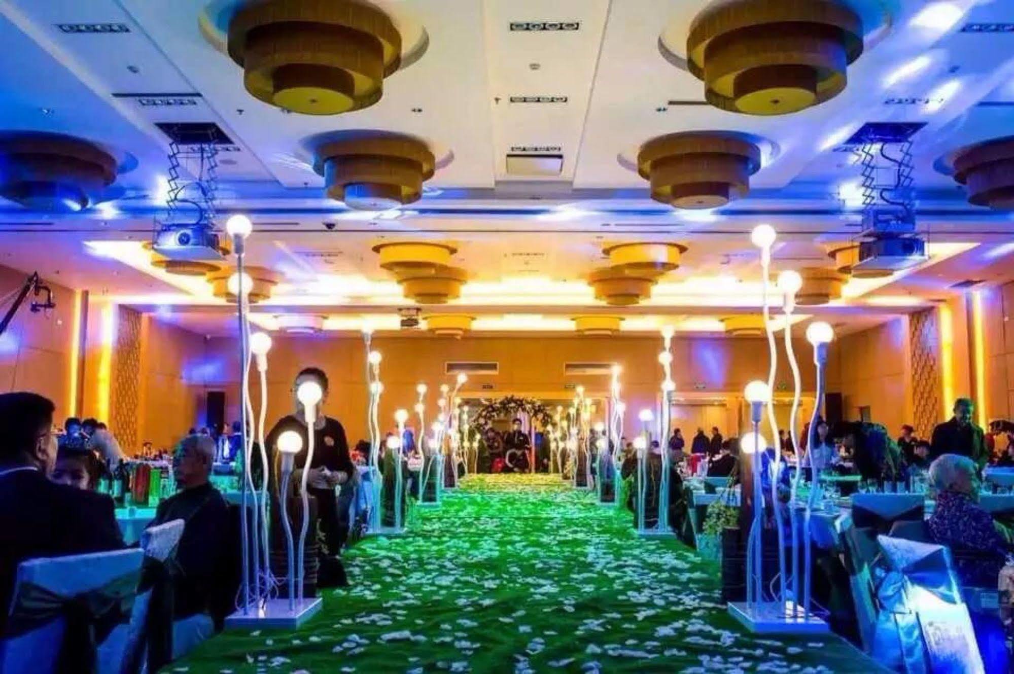 Weihai Haiyue Jianguo Hotel Екстериор снимка